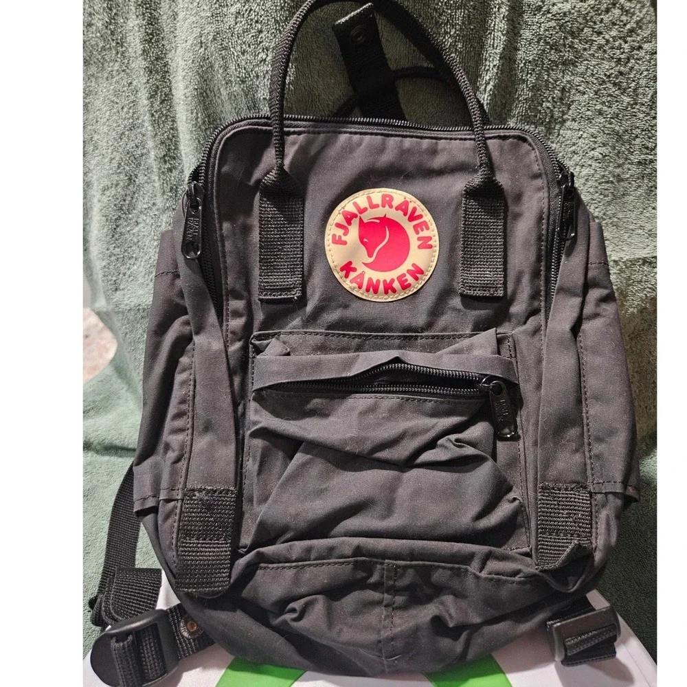 Fjallraven Kanken Mini Backpack Unisex One Size Black Outdoor Utility Rugged